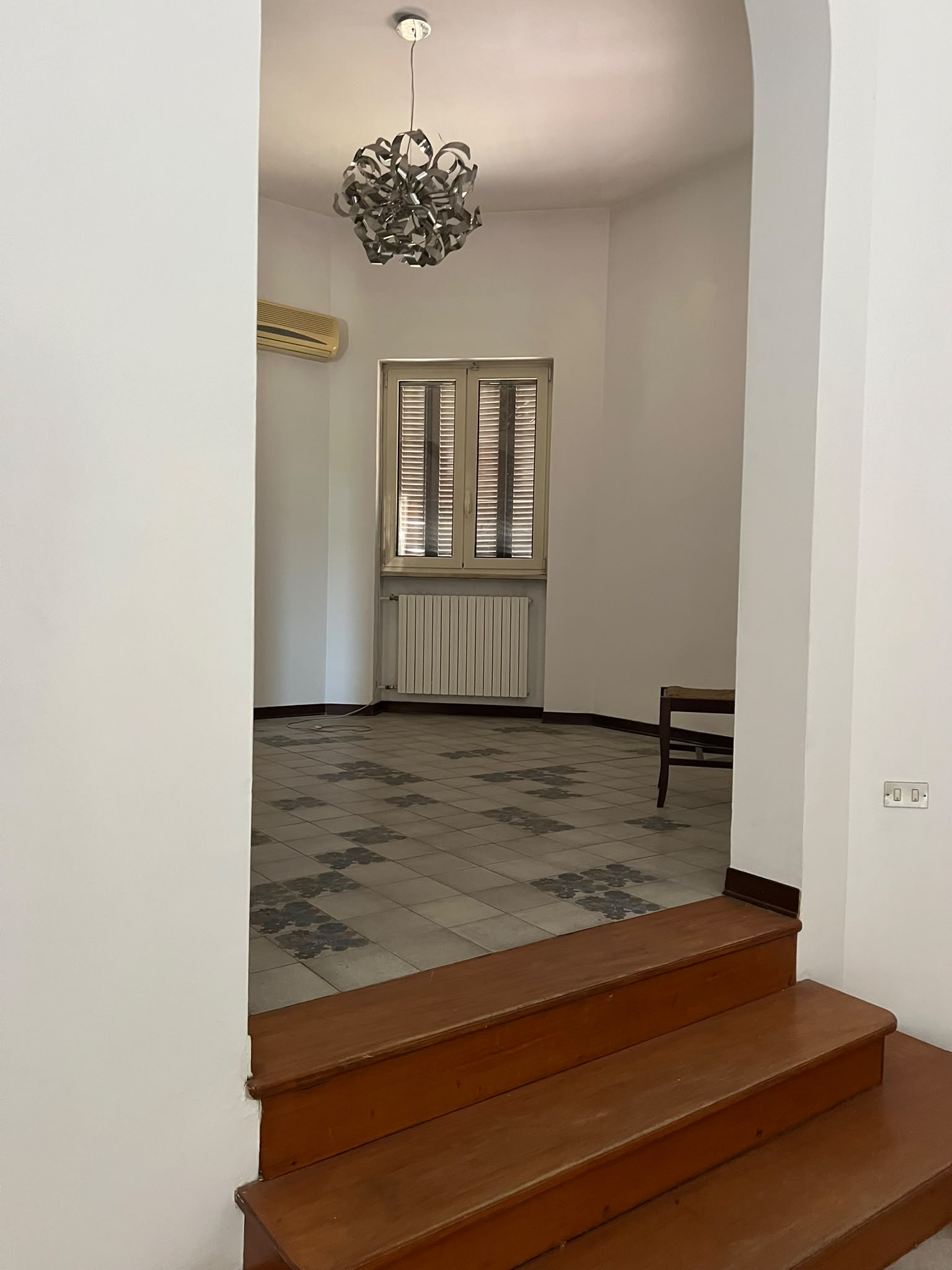 SANTO SPIRITO  - VILLA SINGOLA SU TRE LIVELLI