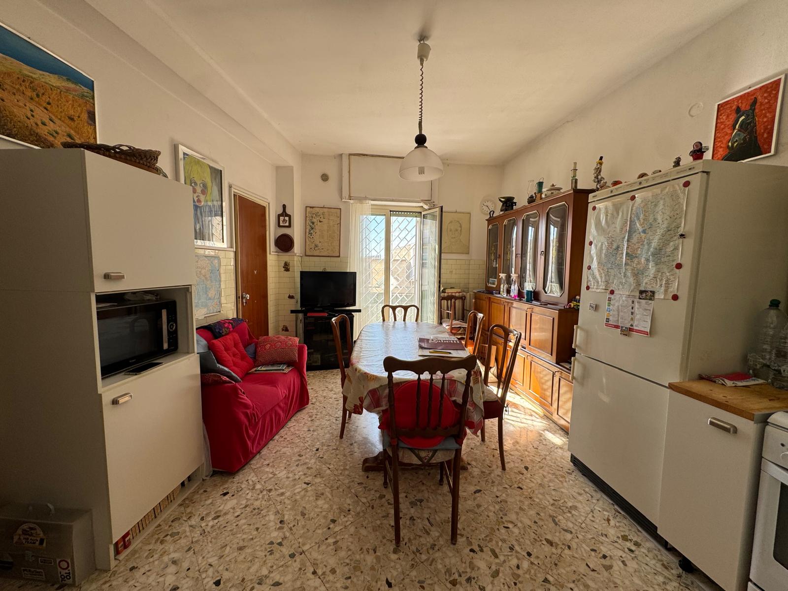BITONTO - APPARTAMENTO 4 VANI + ACC.