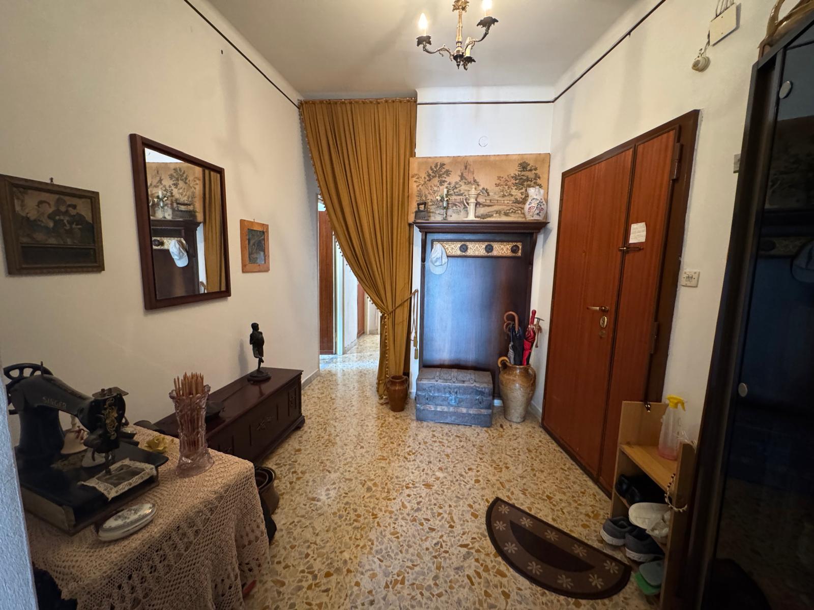 BITONTO - APPARTAMENTO 4 VANI + ACC.