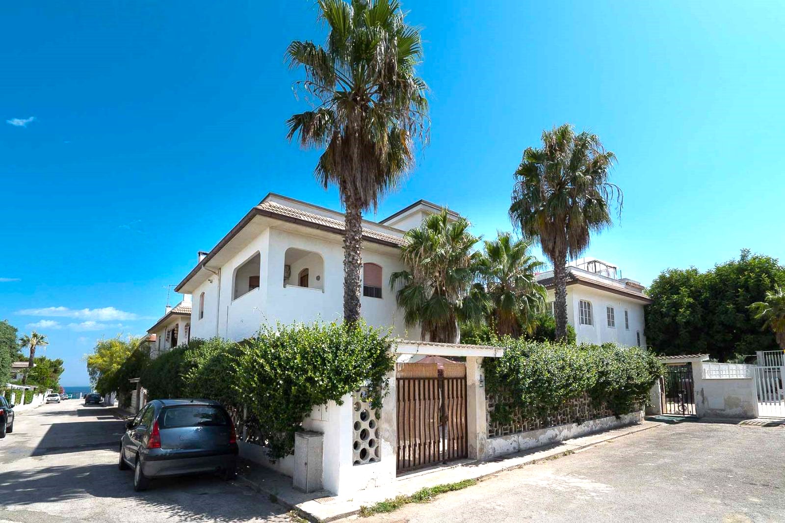 GIOVINAZZO - VILLA NEL RESIDENCE ''Lo Scoglio di Euridice''