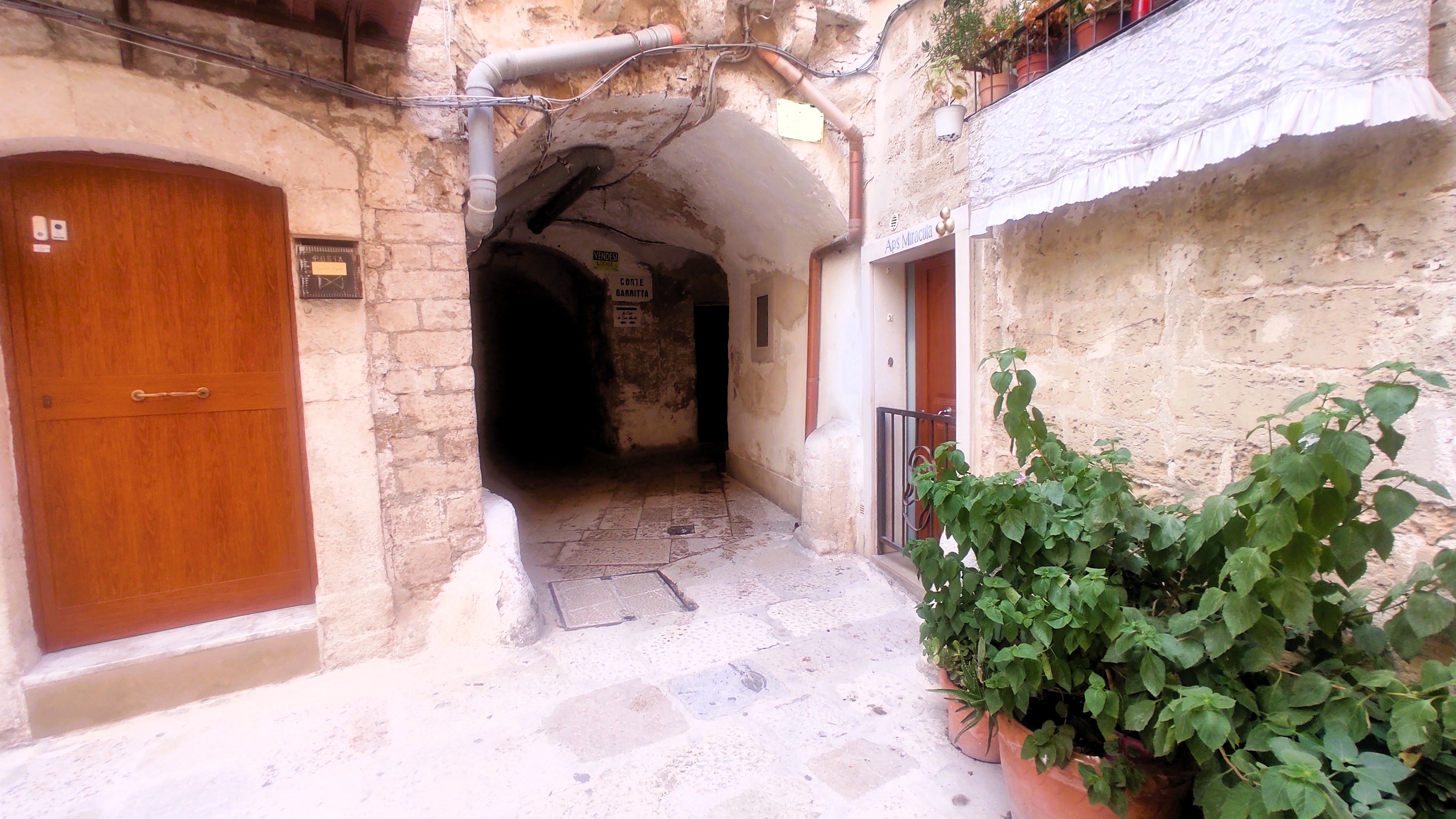 Locale in vendita Corte Garitta