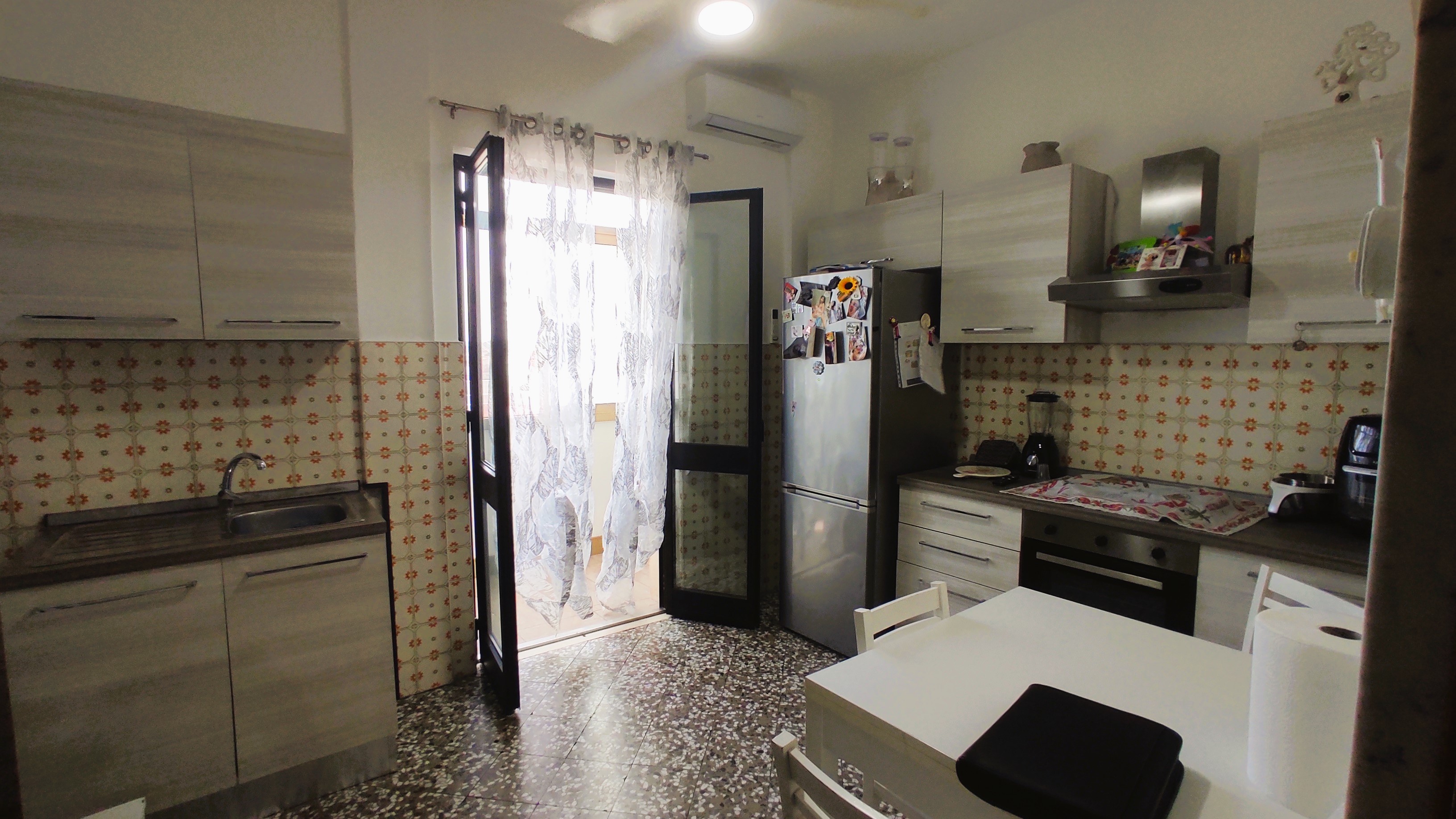 Quadrilocale in vendita a Bari, in Via Cassala, 9