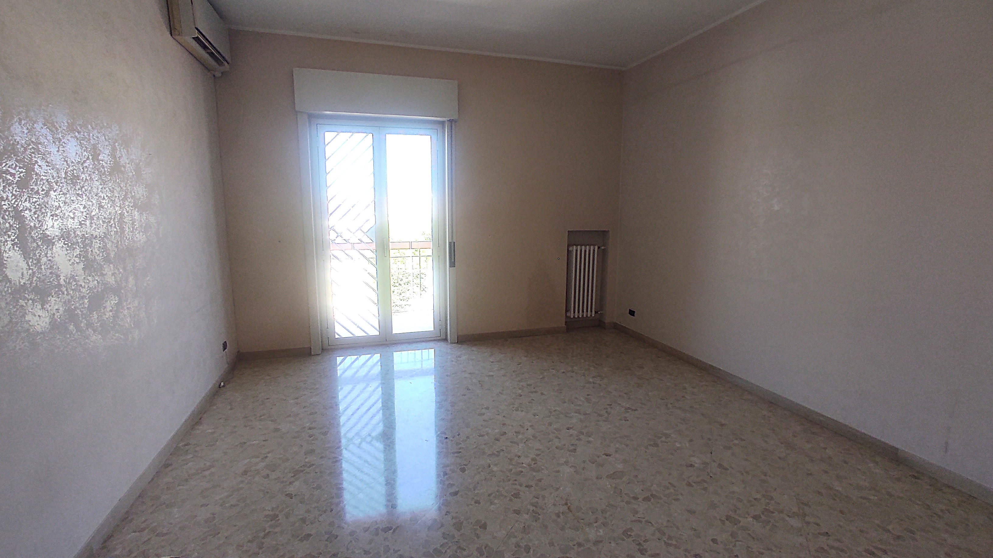 Quadrilocale in vendita in Largo F. Crispi, 2
