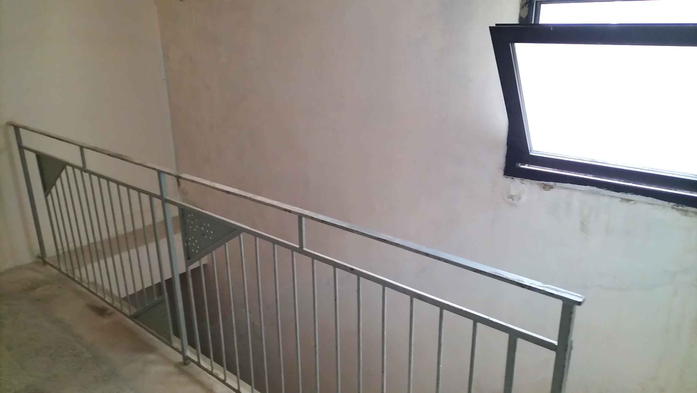 Sannicandro di Bari (Bari) libera casa indipendente su unico livello.