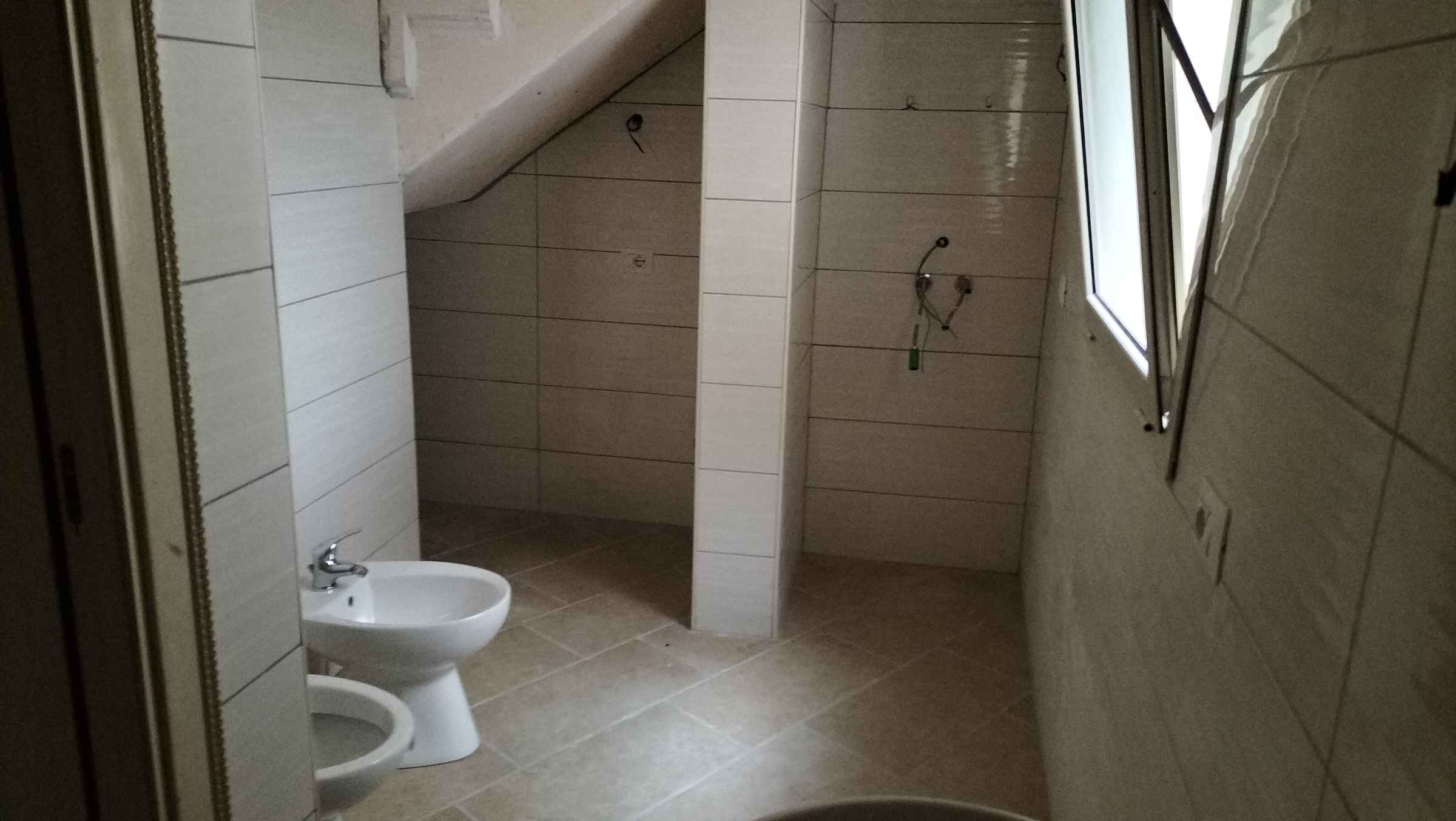 Sannicandro di Bari (Bari) libera casa indipendente su unico livello.