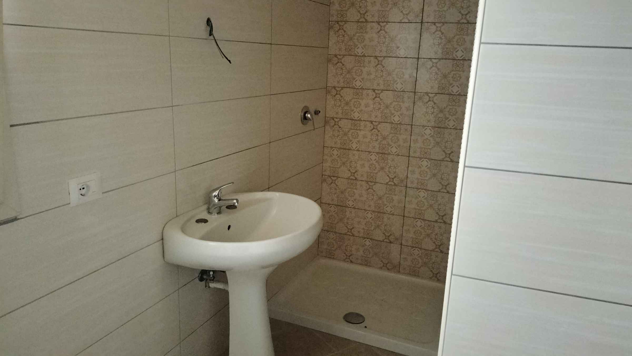 Sannicandro di Bari (Bari) libera casa indipendente su unico livello.