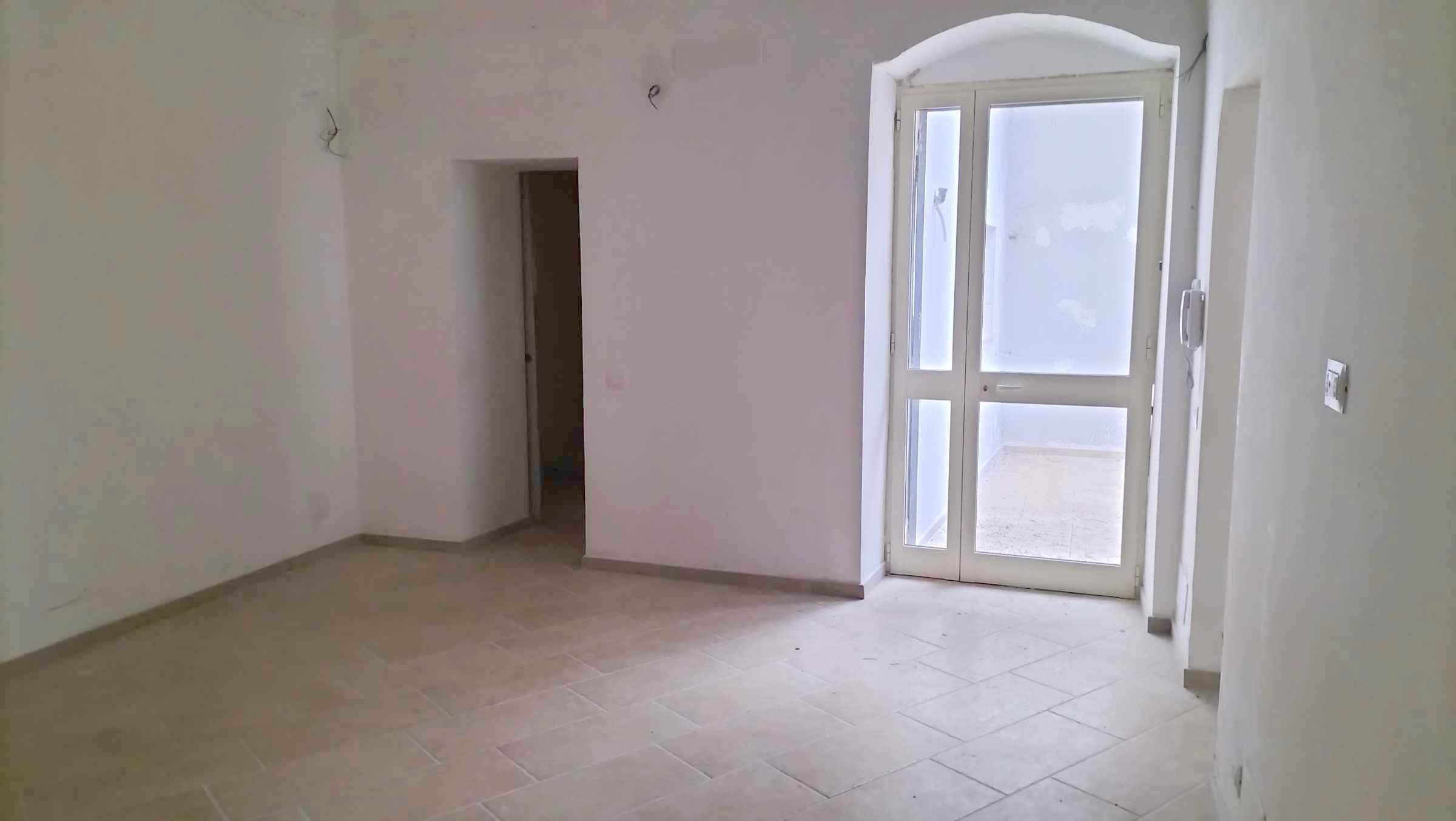 Sannicandro di Bari (Bari) libera casa indipendente su unico livello.