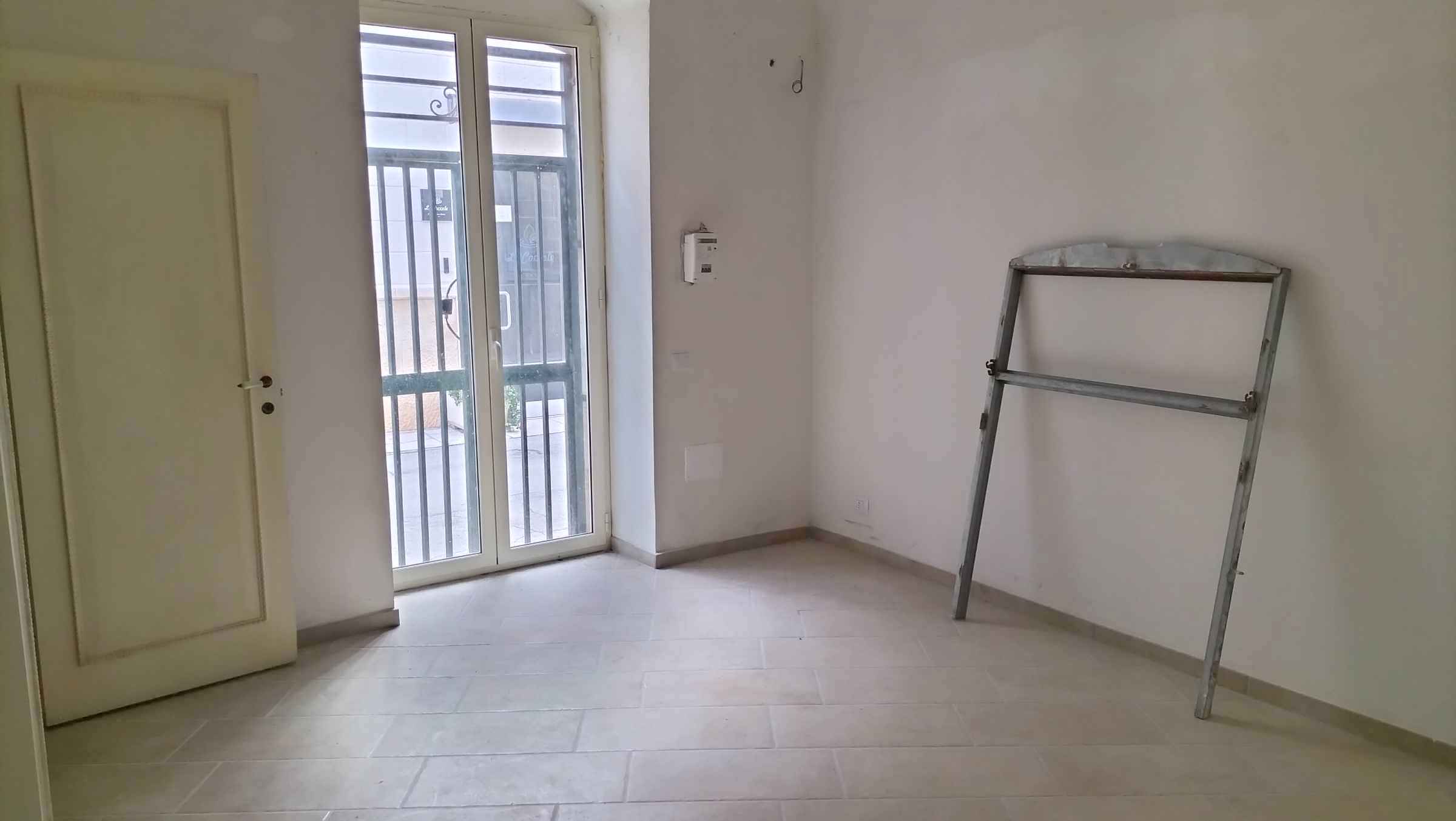 Sannicandro di Bari (Bari) libera casa indipendente su unico livello.