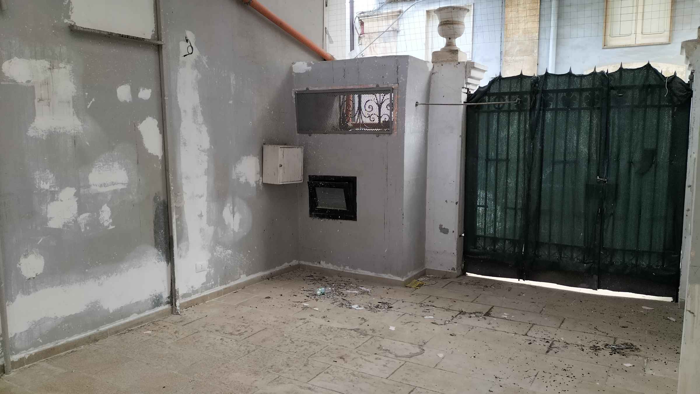 Sannicandro di Bari (Bari) libera casa indipendente su unico livello.