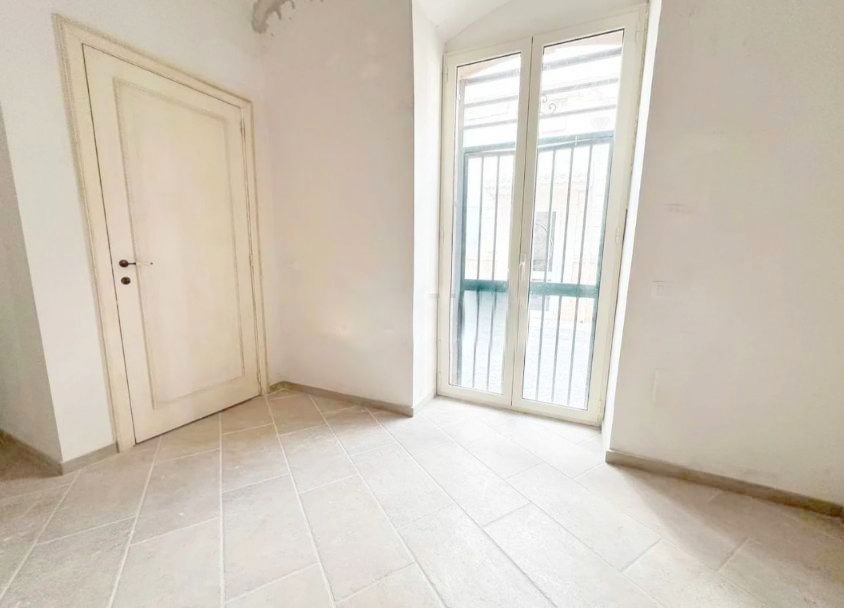 Sannicandro di Bari (Bari) libera casa indipendente su unico livello.