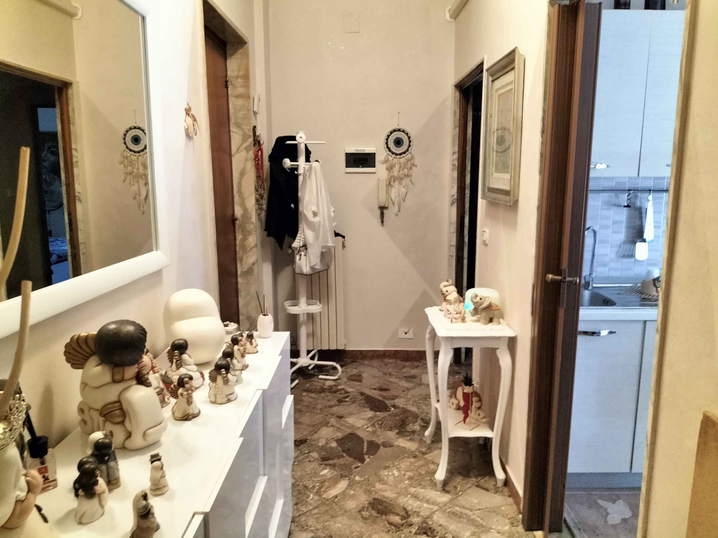 Sannicandro di Bari (Bari) Ampio e luminoso tre vani e accessori.