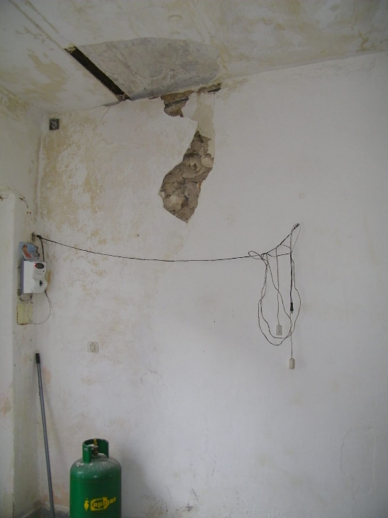 Cassano delle Murge (Bari) Casa indipendente da ristrutturare.