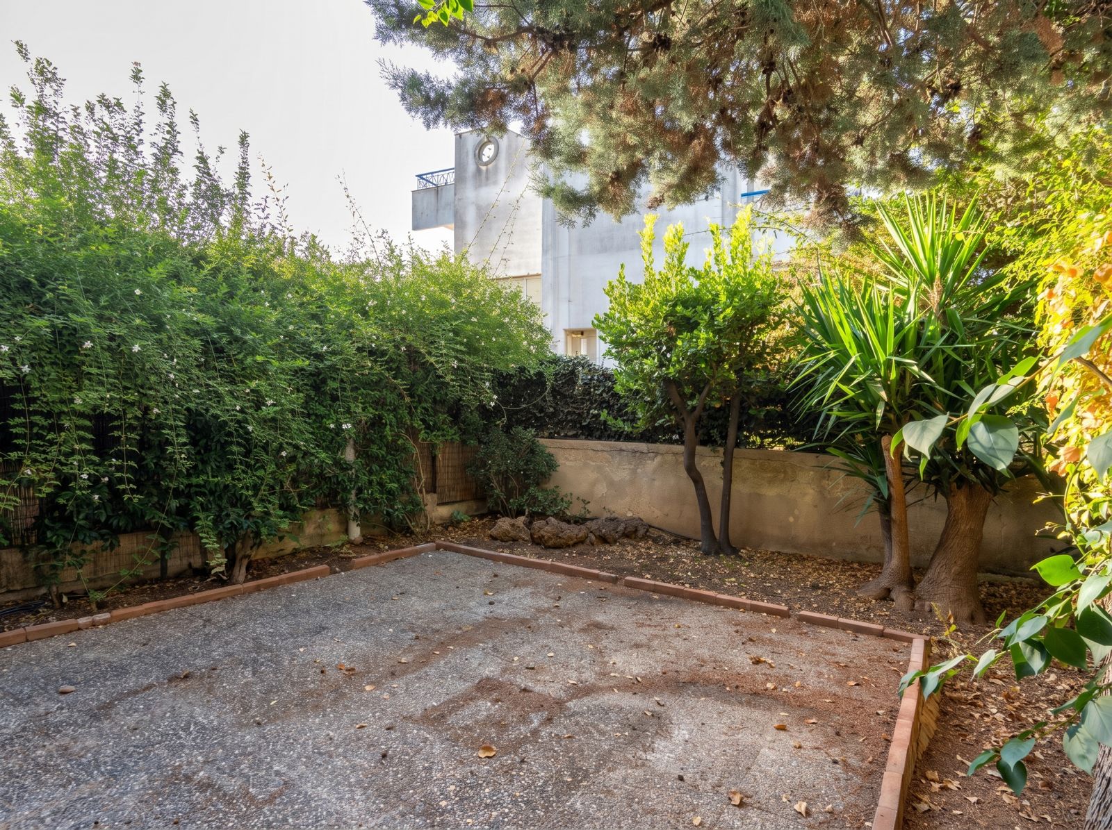 VILLINO A SCHIERA SU TRE LIVELLI CON GIARDINO