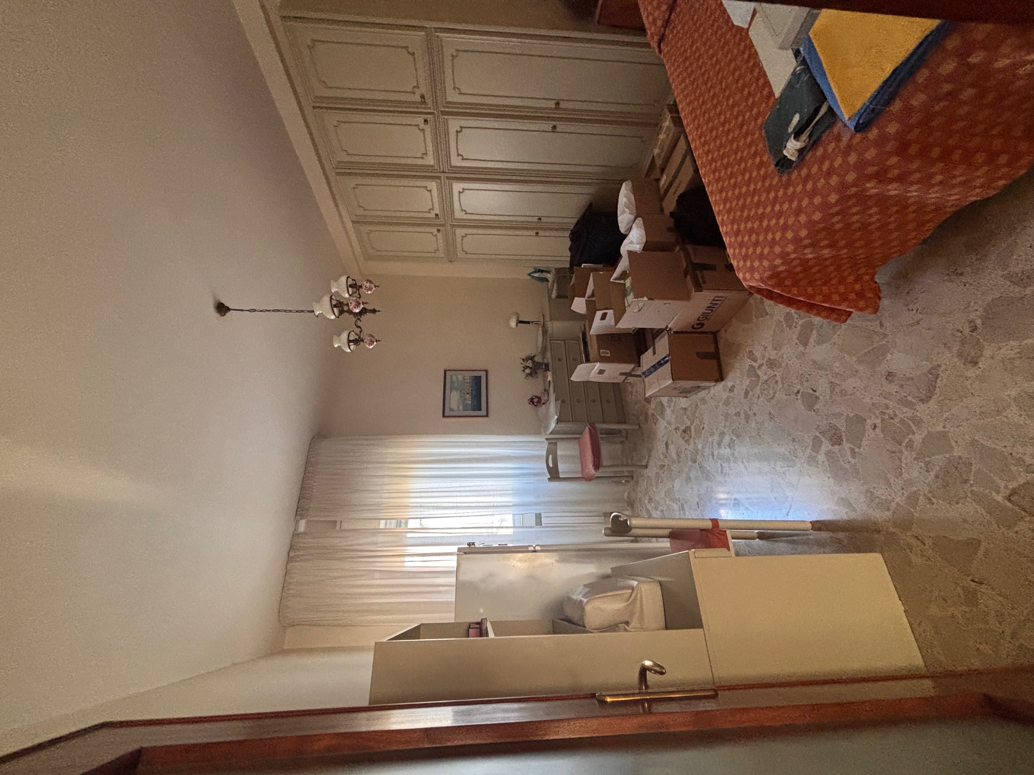 LIBERO 4 VANI + ACC. CANTINA POSTO AUTO. VISTA MARE