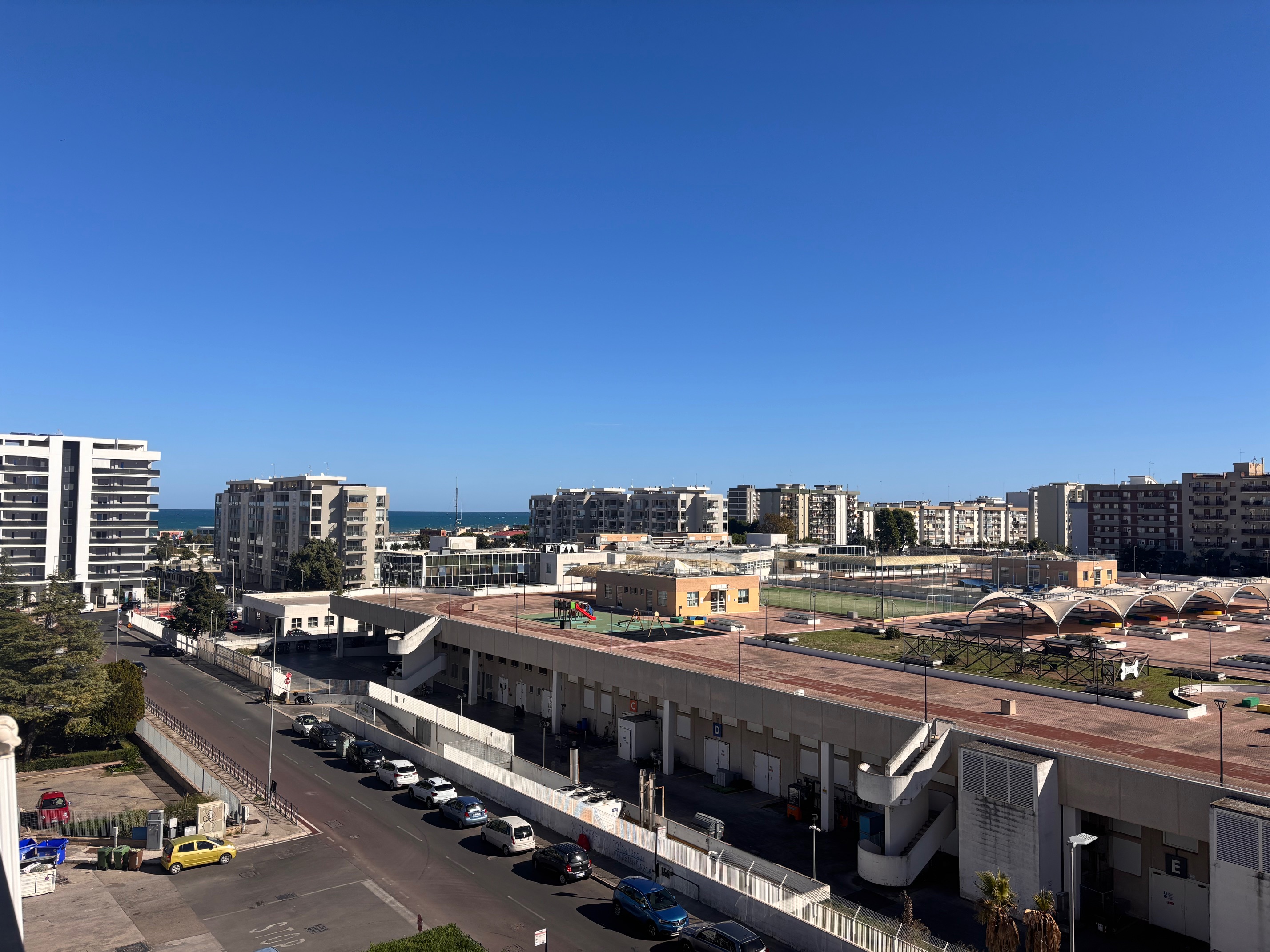 LIBERO 4 VANI + ACC. CANTINA POSTO AUTO. VISTA MARE