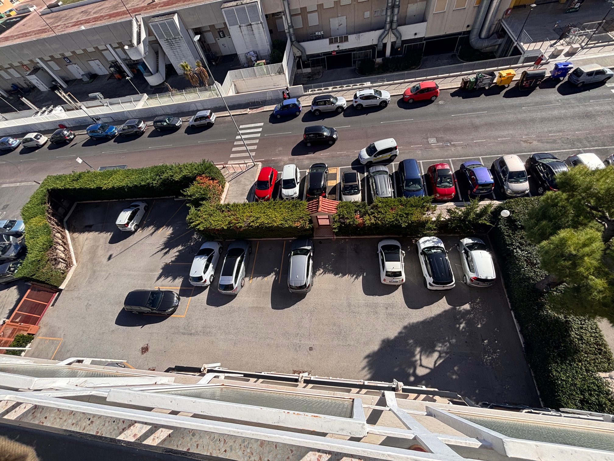 LIBERO 4 VANI + ACC. CANTINA POSTO AUTO. VISTA MARE