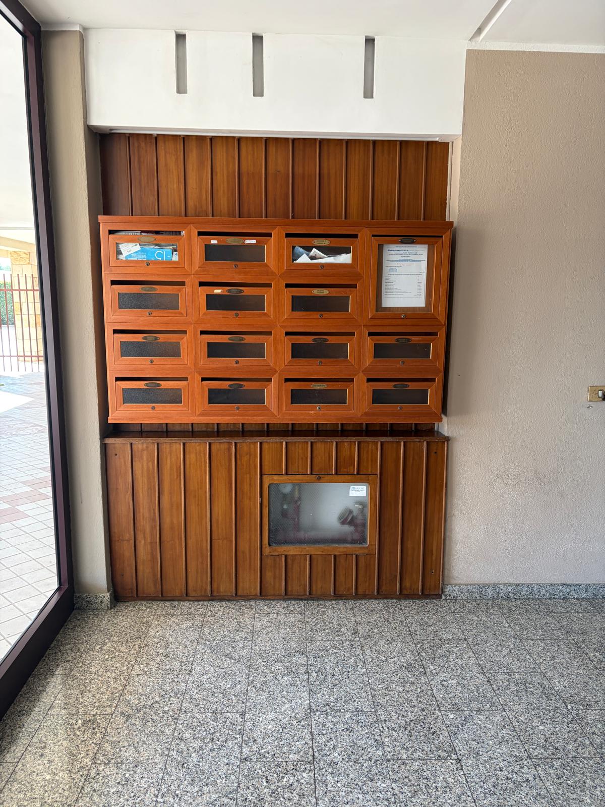 LIBERO 4 VANI + ACC. CANTINA POSTO AUTO. VISTA MARE