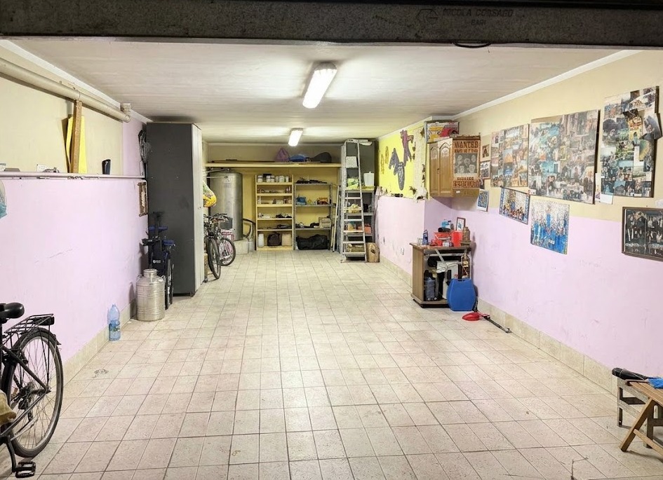 Rifinito attico con terrazzo e grandi balconi, mansarda pergolata e box auto – locato ottimo cliente