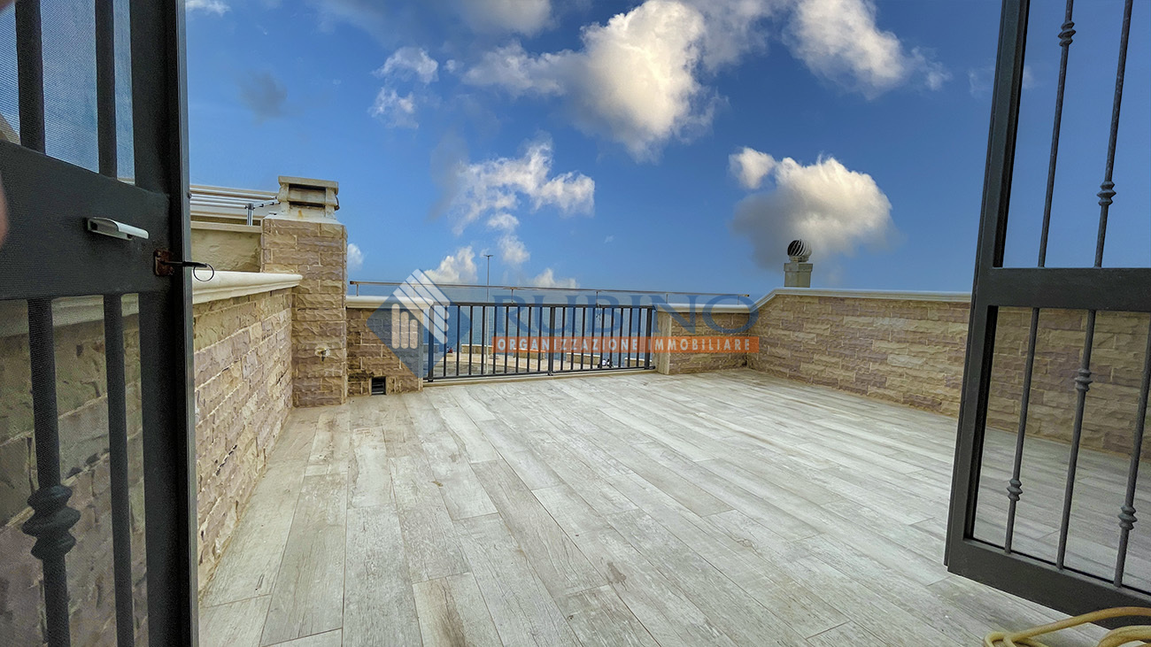 Casa indipendente fronte mare