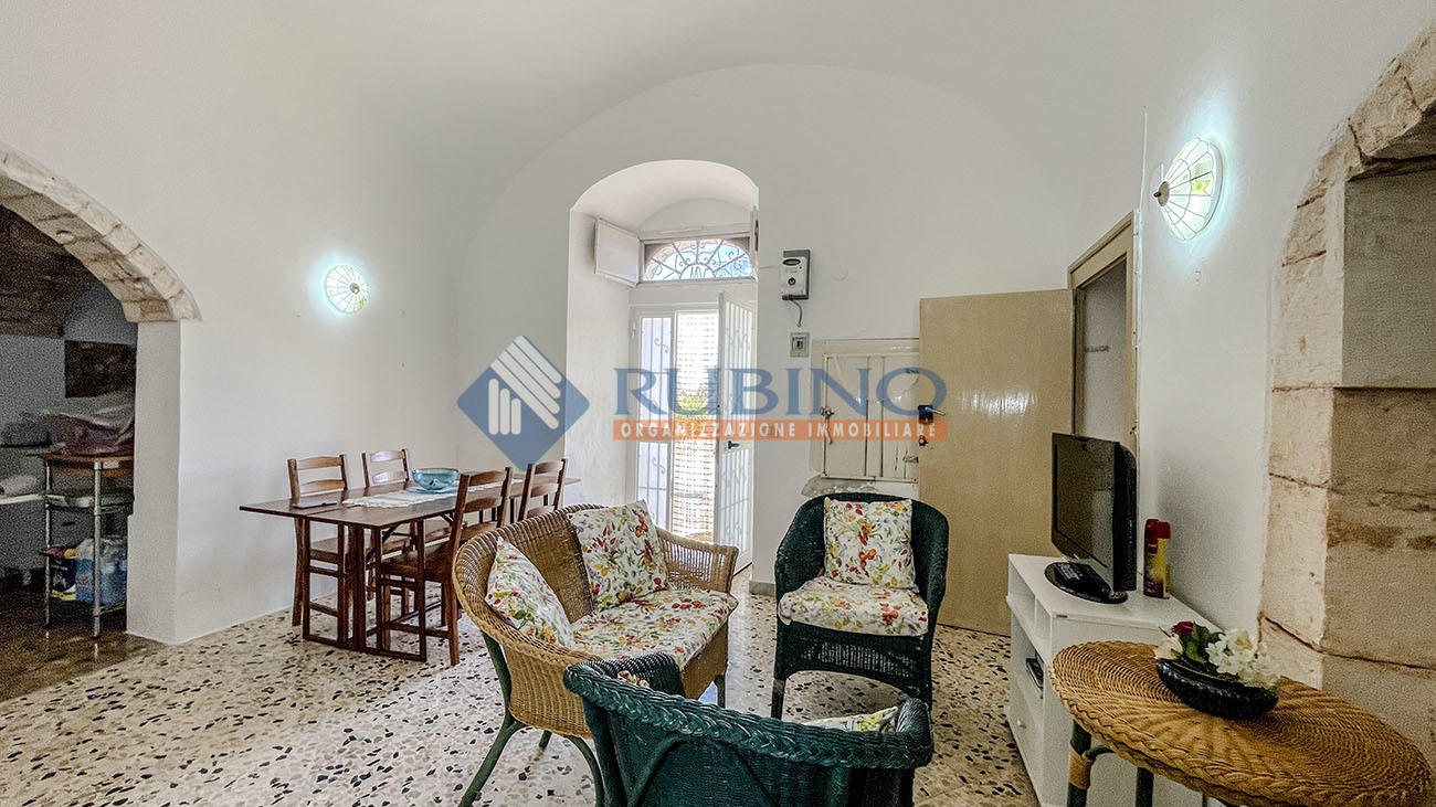 Ampia casa indipendente d'epoca