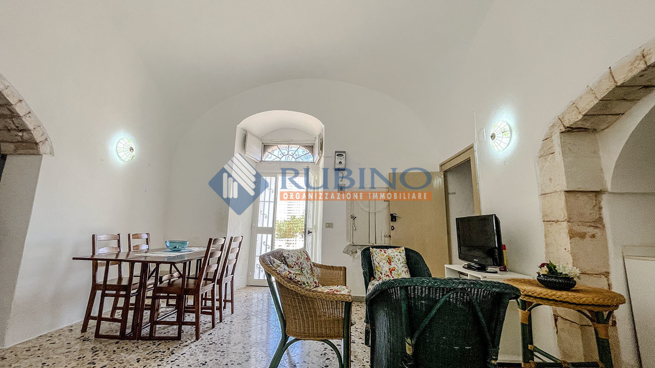 Ampia casa indipendente d'epoca