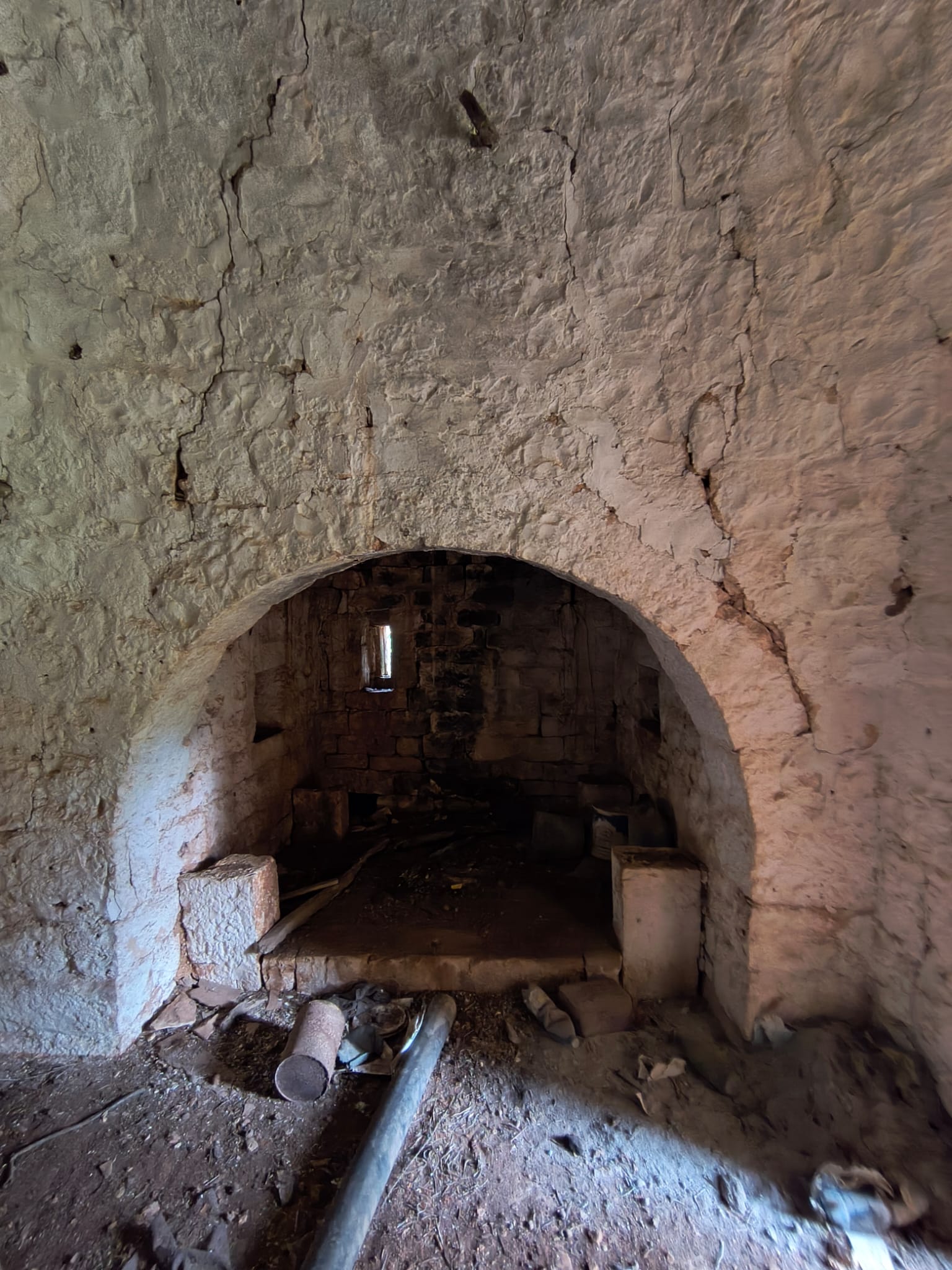 Trullo con terreno agricolo