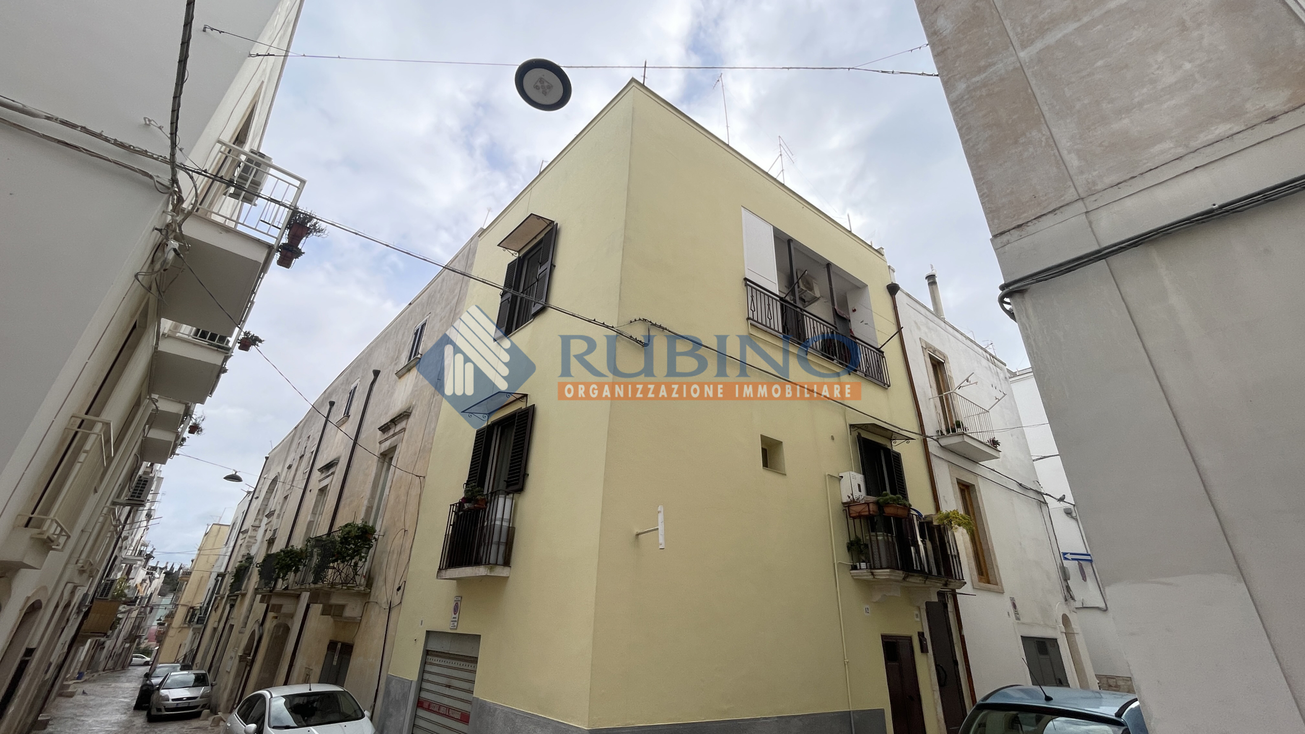 Casa indipendente con terrazzo