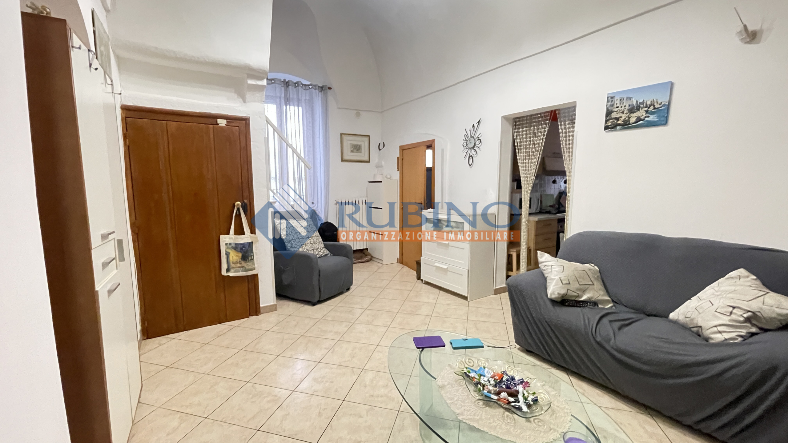 Casa indipendente con terrazzo